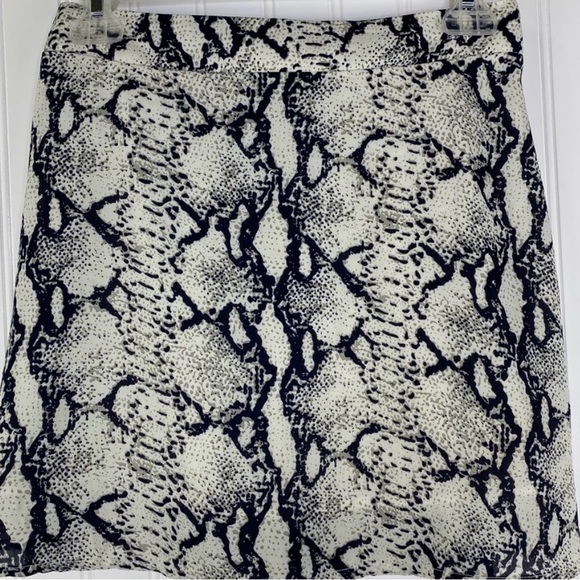 NWOT TOBI Python Print Mini Skirt, Size S - Picture 5 of 11